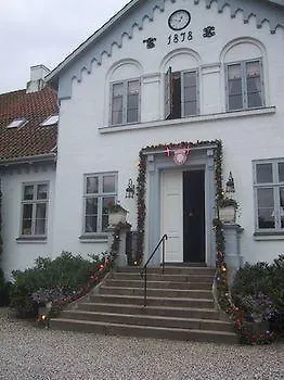 Sonnerupgaard & Konference 3*