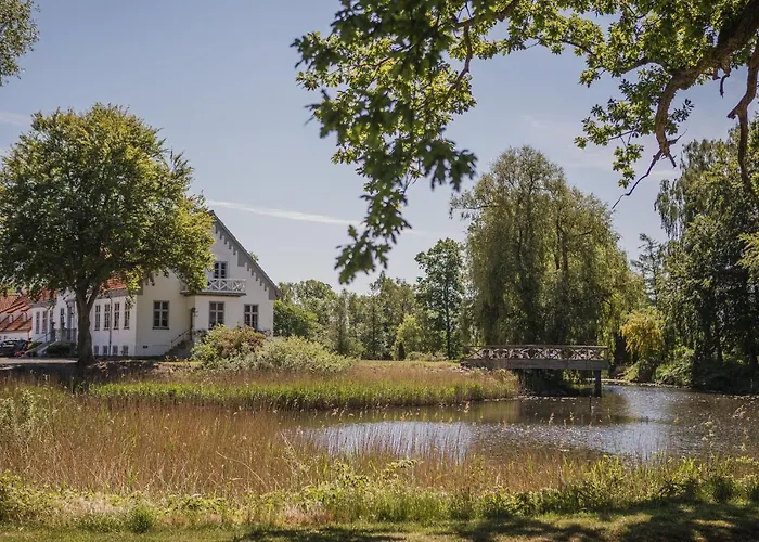 Sonnerupgaard & Konference 3*