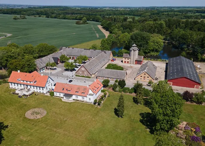 Sonnerupgaard & Konference Otel 3*